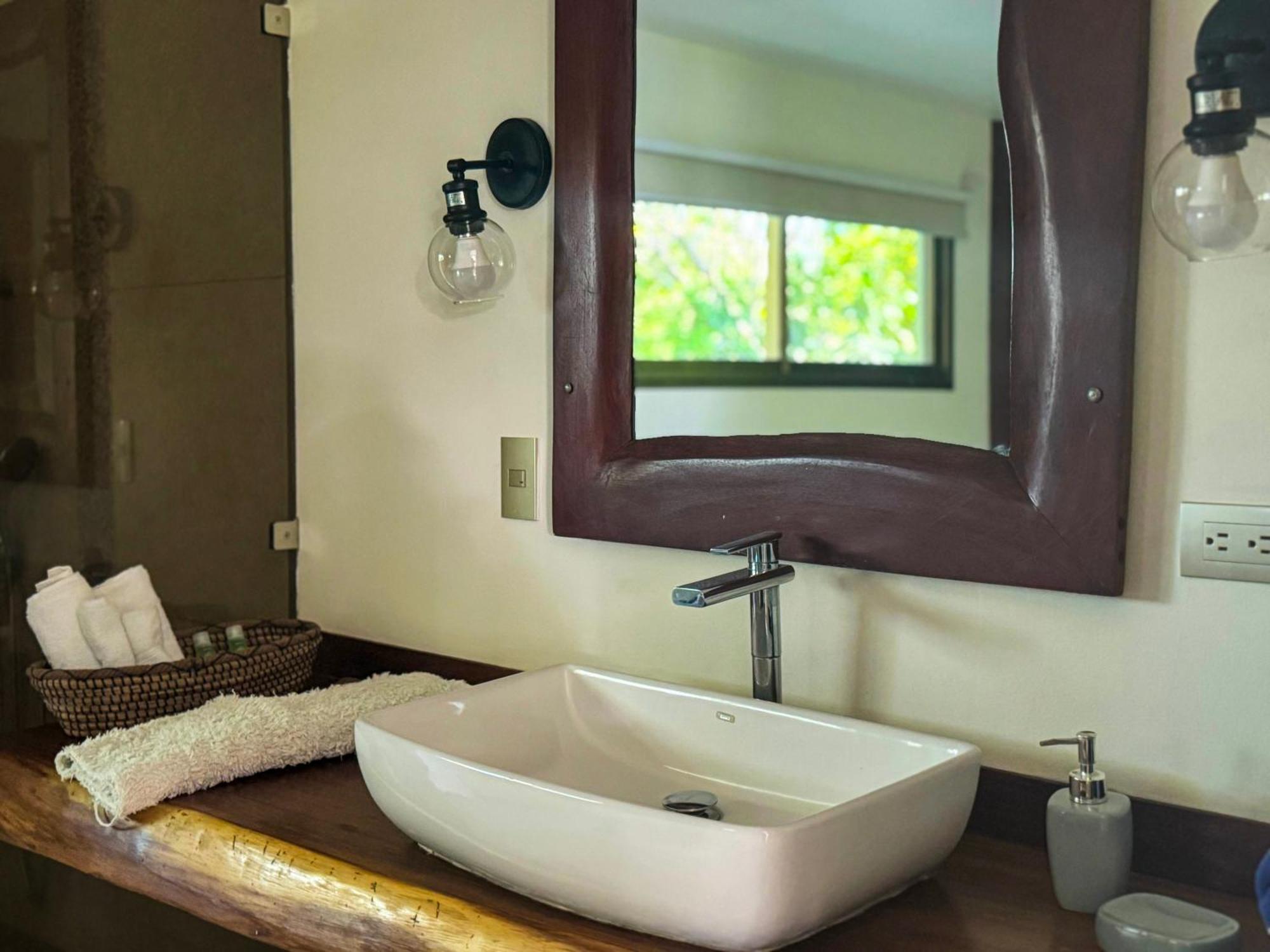 Cocobolo Beach Boutique Hotel San Juanillo ภายนอก รูปภาพ