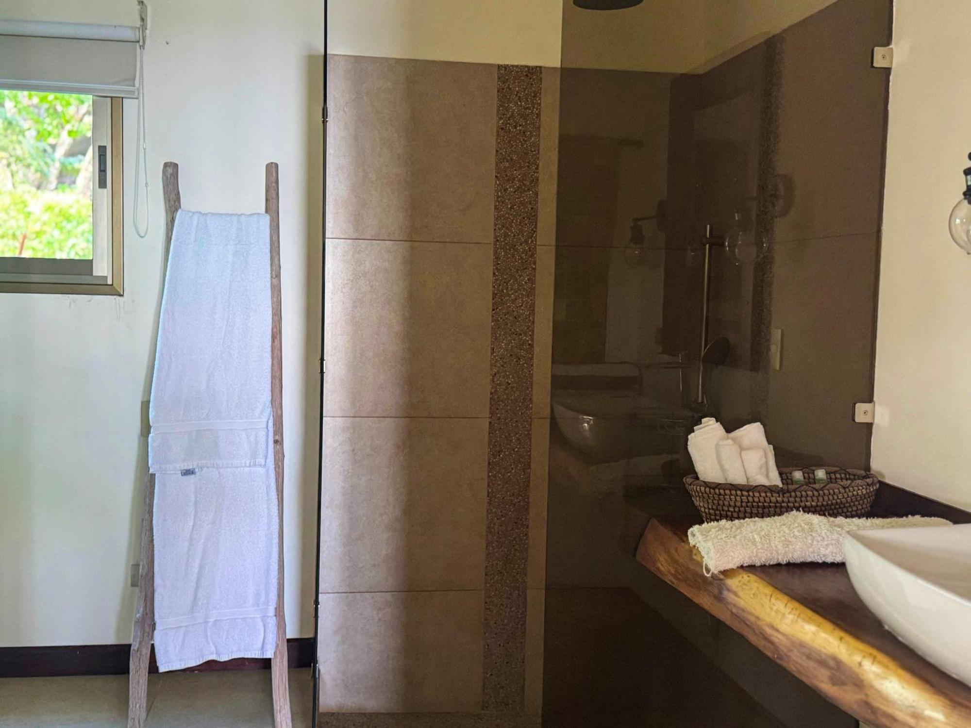 Cocobolo Beach Boutique Hotel San Juanillo ภายนอก รูปภาพ